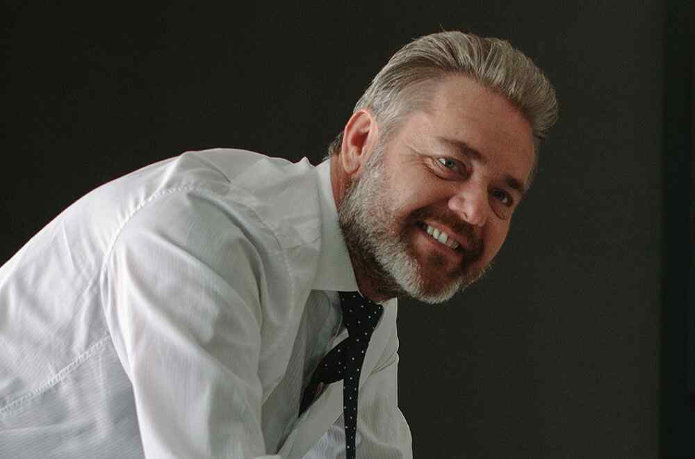 https://www.slsartori.it/wp-content/uploads/2019/10/our_team_01.jpg
